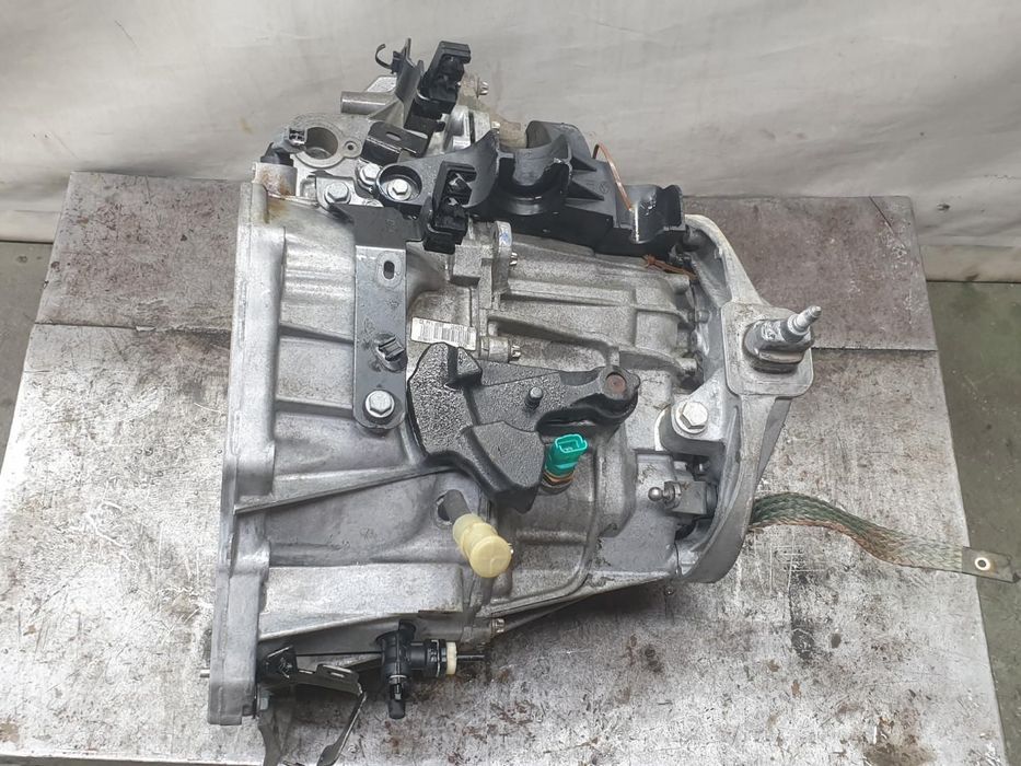 CAIXA DE VELOCIDADES RENAULT TRAFIC III COMBI REF. PF6050