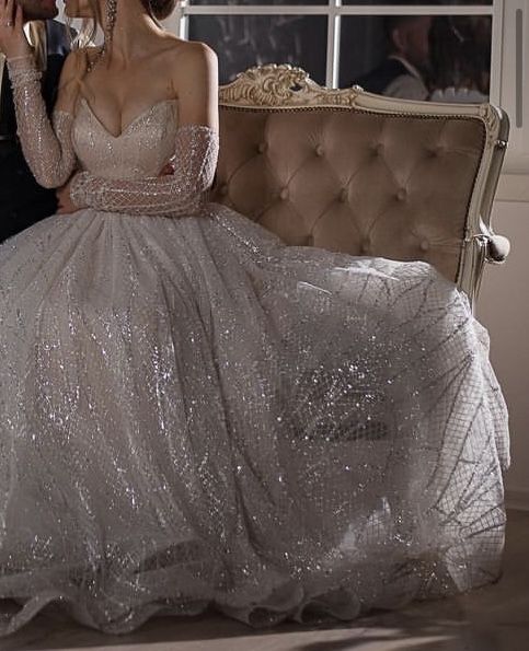 Королівська Весільна сукня із шлейфом