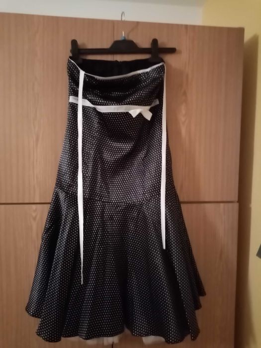 Sukienka czarna w kropki