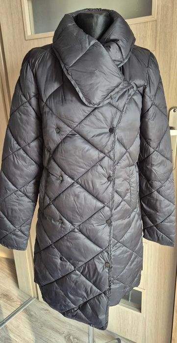 Długi pikowany damski płaszcz Mohito r. S czarny