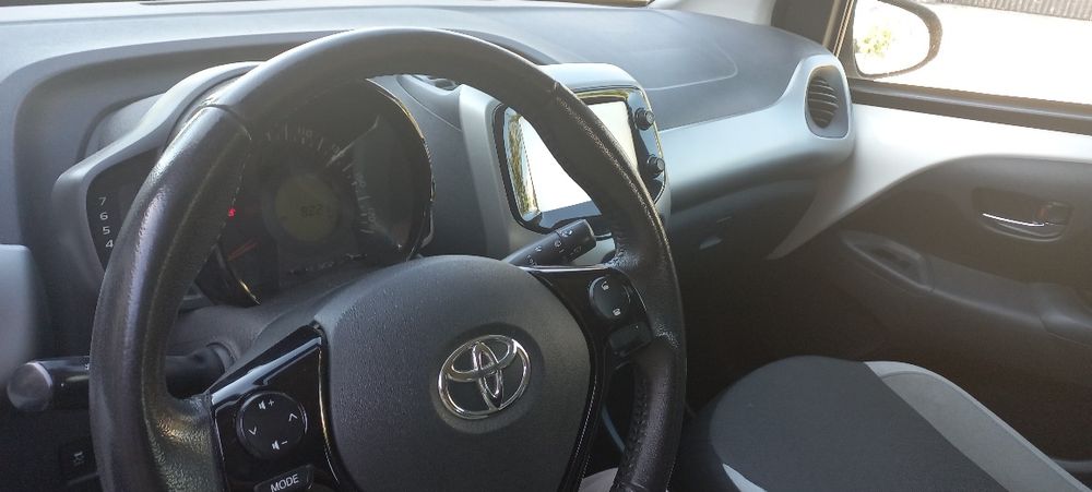 Toyota Aygo X touch 1.0 -2018 - 82000km  - 5 portas