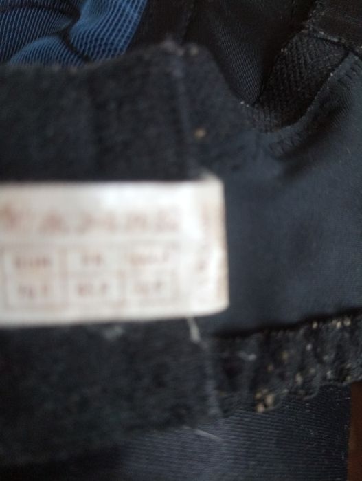 Komplet bielizny biustonosz stringi