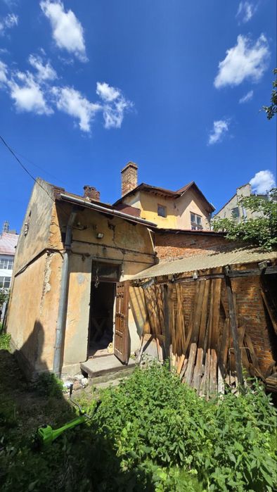 Продаж будинку вул. Є. Лисика Ближній центр