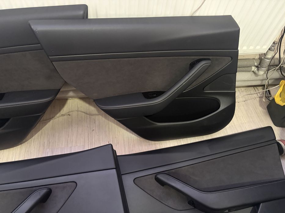 Продам карти дверні tesla model 3 2020