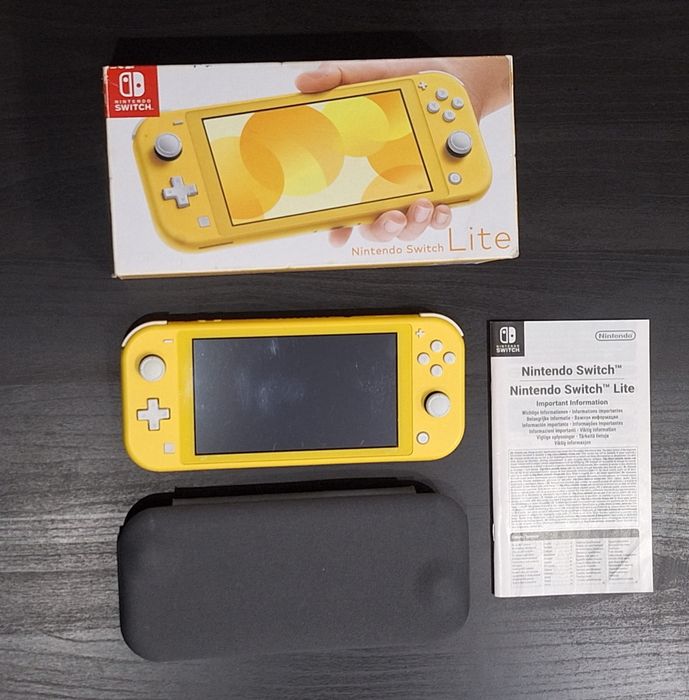 Nintendo Switch Lite Amarela com Pico fly