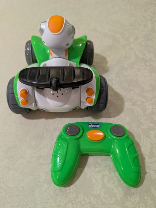 Carro / Robot Chicco telecomandado