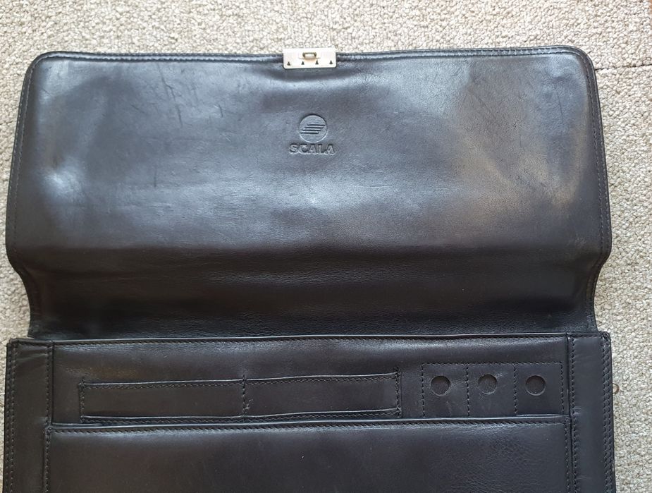 Портфель кожаный SCALA