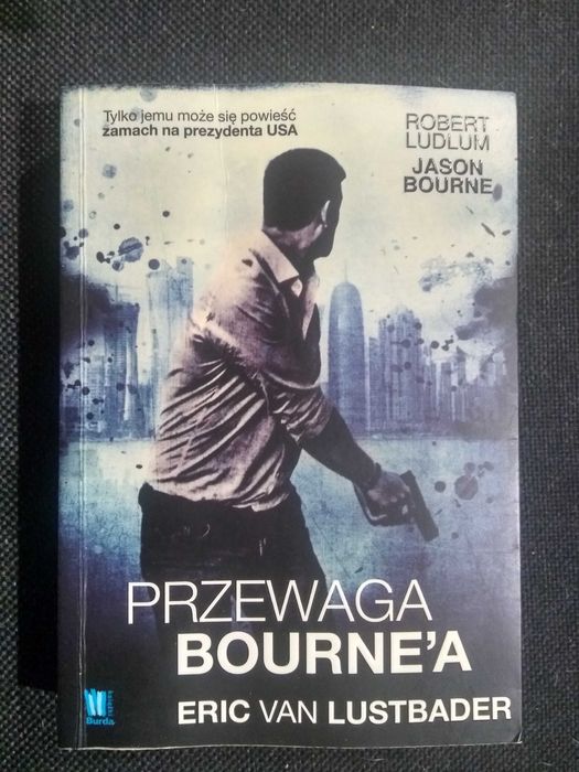 Dobra książka - Ptrzewaga Boourne'a Eric van Lustbader (P90)