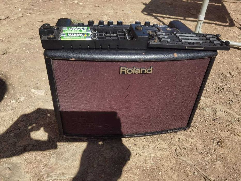 Roland AC-33 guitar amp
