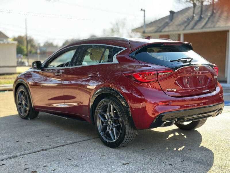 2017 Infiniti QX30 Premium
