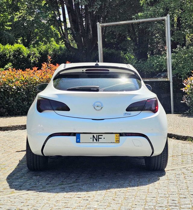 Opel Astra J GTC 1.7 diesel Isuzu