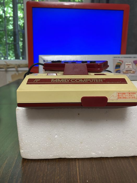 Приставка Nintendo famicom 8bit original гарний стан