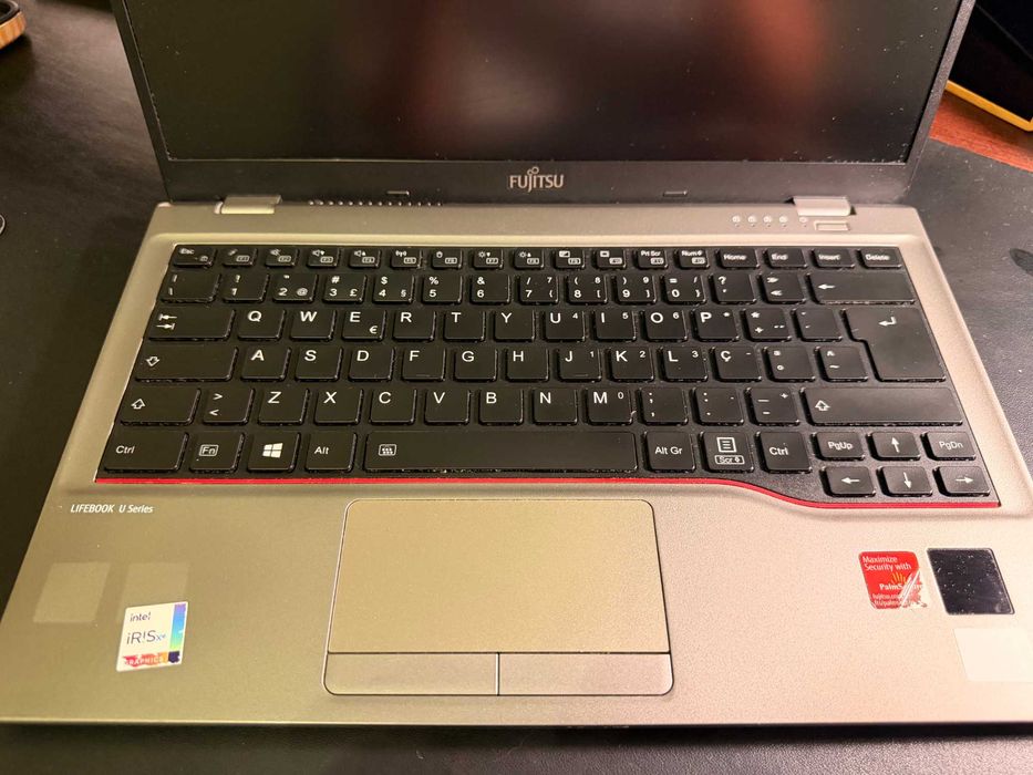 Fujitsu Lifebook U7411 i7 | 32GB RAM | SSD 1TB | Windows 11 Pro