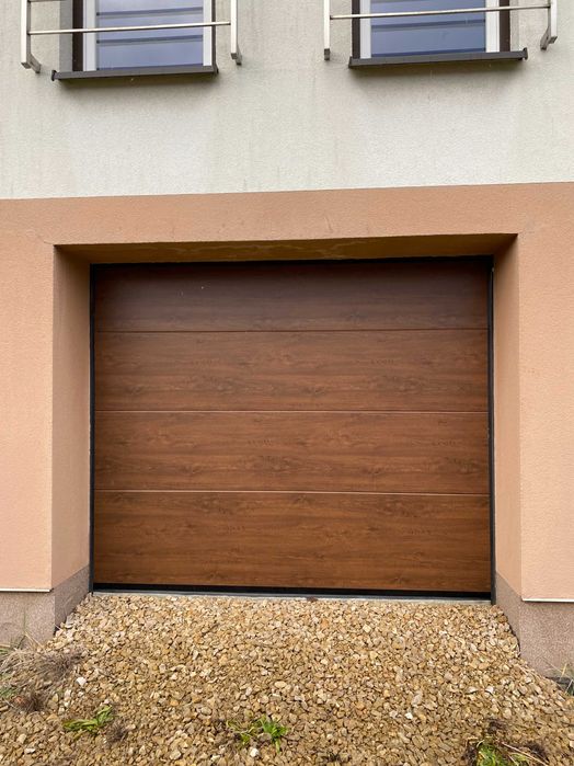 Bramy garażowe segmentowe, rolowane, uchylne