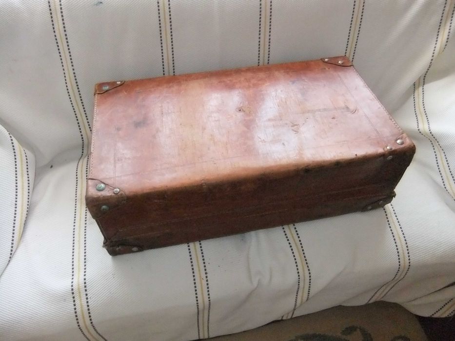 mala de cabedal bem conservada