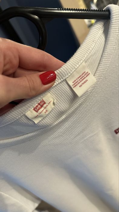 2 лонгсліви чорний і білий Levis xs