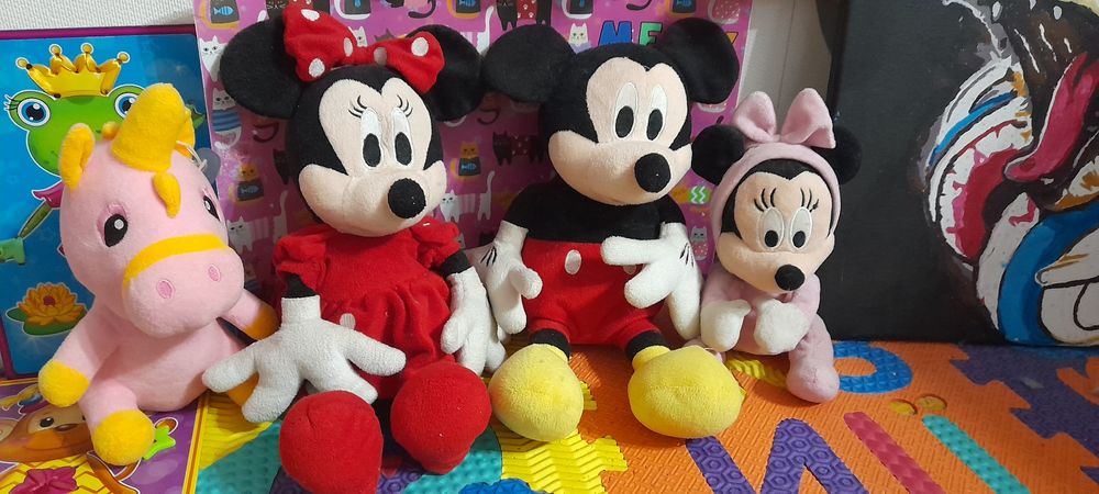 Микки маус и Минни маус . Міккі маус