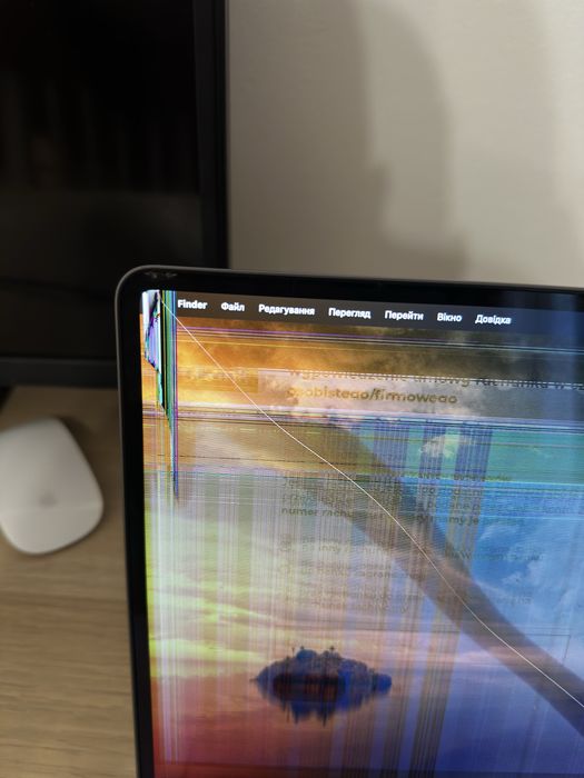 MacBook Air M2 13,6” 16GB RAM / 256GB SSD.