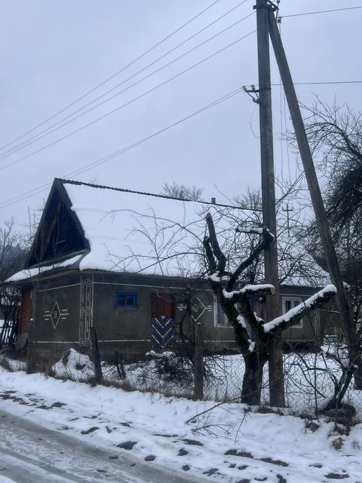 Продається маленький будинок у с. Сухий з двома ділянками