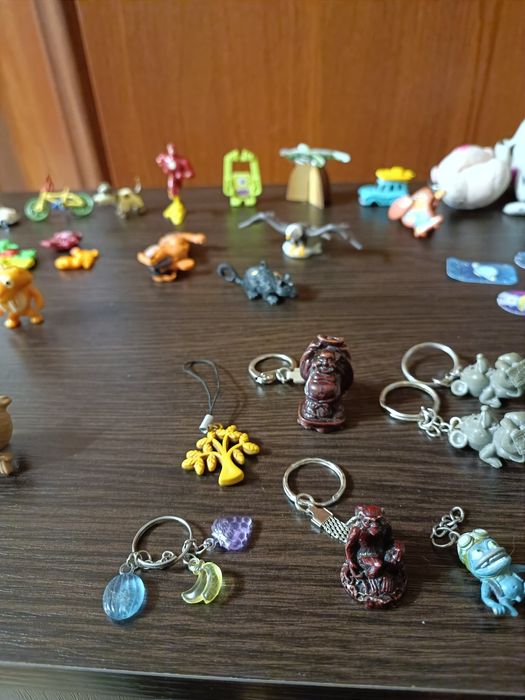 Фигурки-игрушки из Kinder Surprise