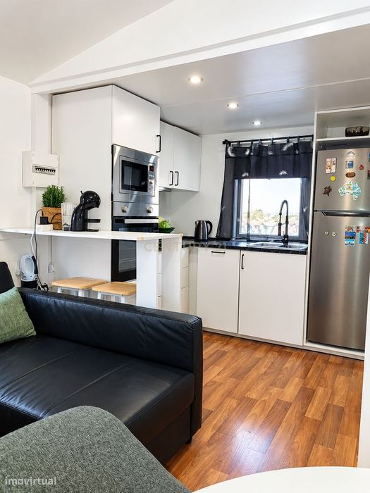 Apartamento T1 com Varanda em Localização Privilegiada