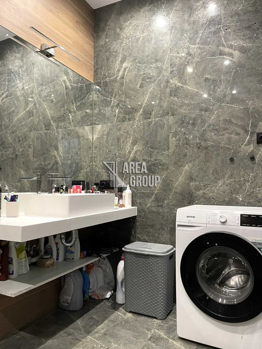 Продається стильна дворівнева квартира.