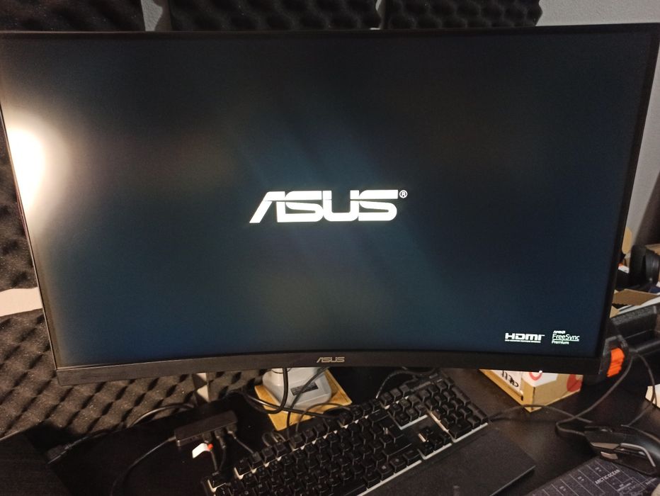 ASUS TUF Gaming VG27VH1B Curvo 165 Hz