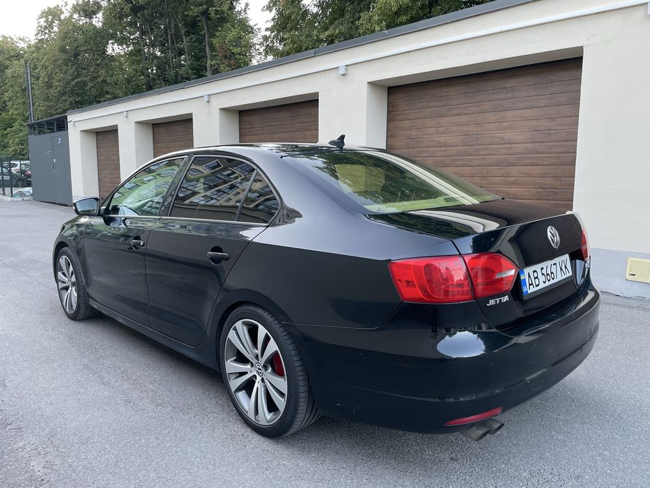 Продам VW JETTA 2011 2.5 газ / бензин