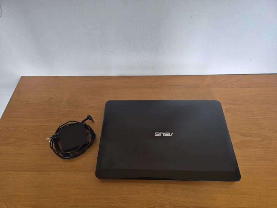 Laptop ASUS R556L I5-4210U GeForce 820M 4GB RAM 1TB HDD
