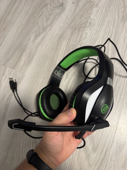 Игровые наушники aoc, roccat