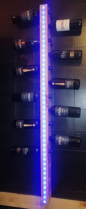 Garrafeira vertical com led's rgb