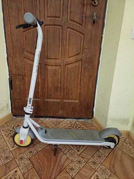 Продам Електросамокат Segway Ninebot C10