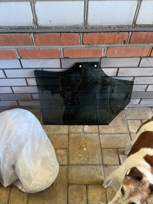 Audi q5 80a, 2021 рік . Скло заднє ліве