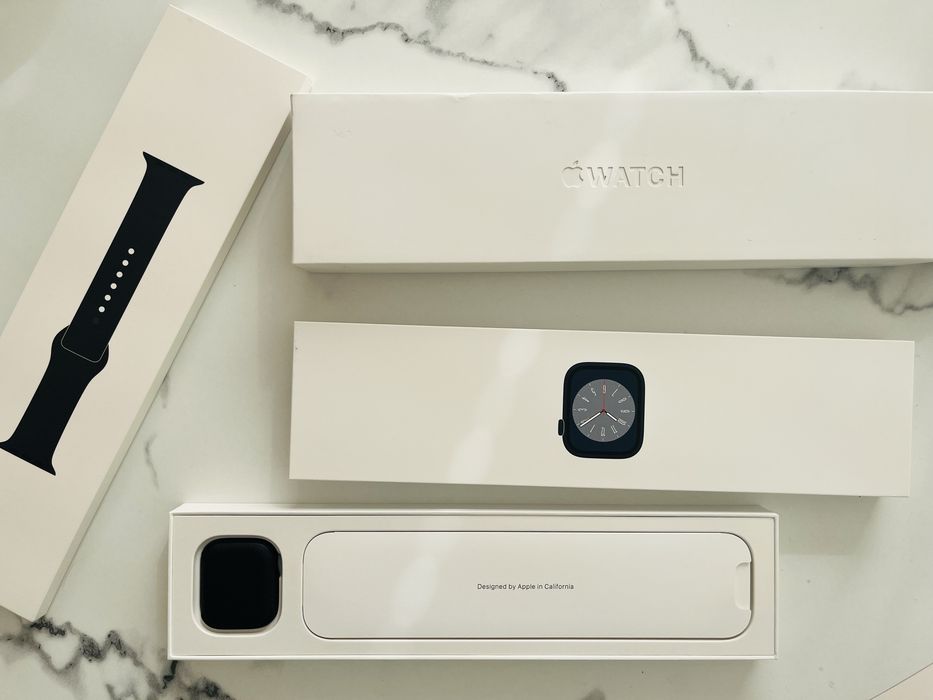 Apple Watch 8 41mm GPS zestaw z paskami