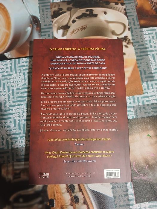 Livro Robert Bryndza " Segredos Mortais"