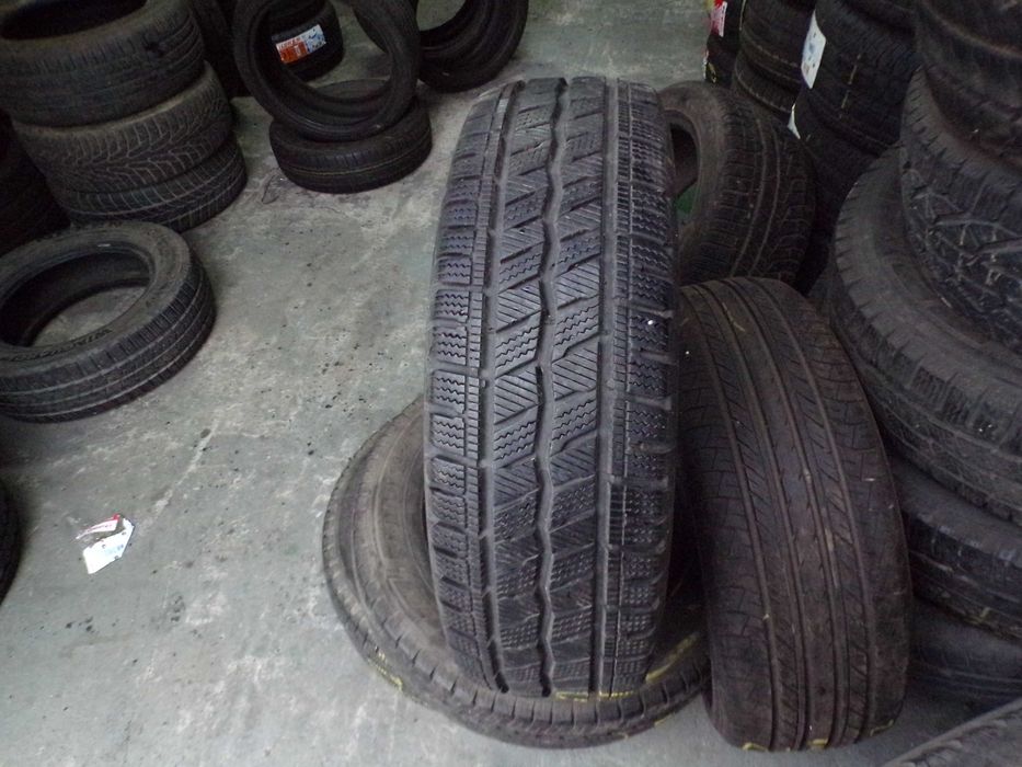 Opona 215/70R16C HANKOOK WINTER I*CEPT LV (200 netto)