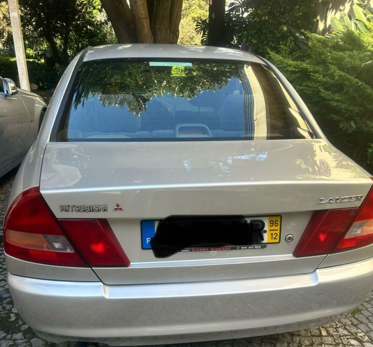 Carro ligeiro Mitsubishi lancer