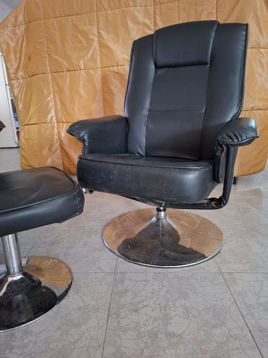 Cadeiras em pele  próprias para ouvir música