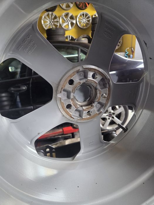 Felgi Aluminiowe Ford 5x108 8Jx18 ET 55  Volvo