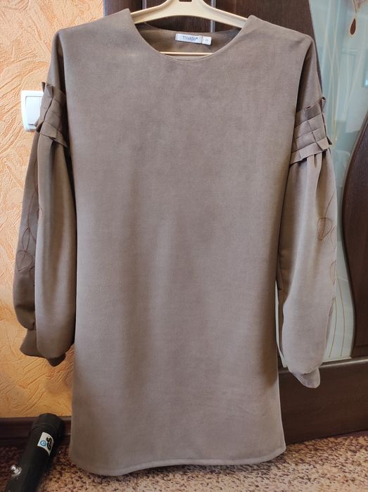 Чудова Нова сукня розмір 46