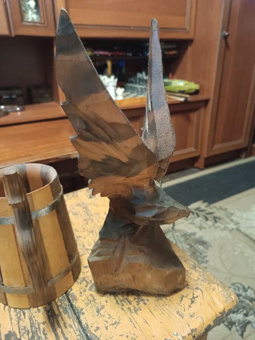 Деревянные кружки с Коршуном