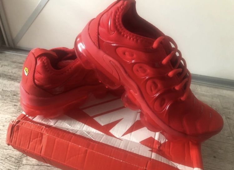 Nowe oryginalne sportowe buty Nike Vapormax Plus