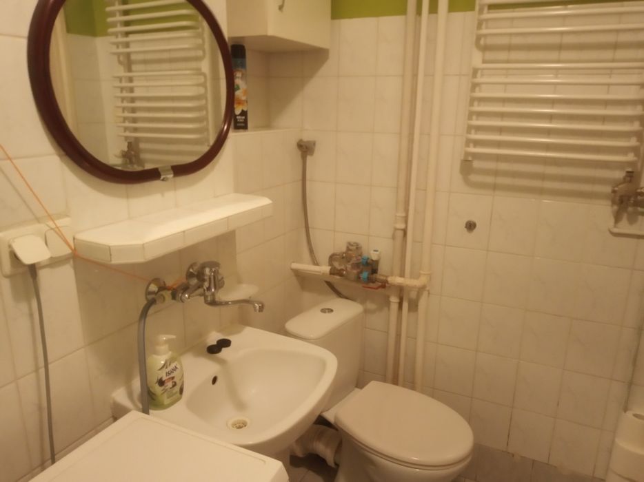 48m2, dwa pokoje, pierwsze piętro, balkon