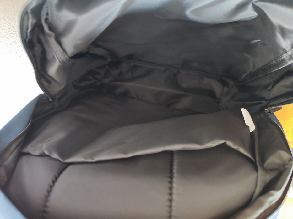 Mochila Escolar Azul Marinho, design moderno e prático da Ambar