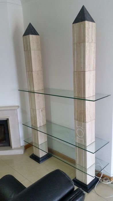 Estante modelar em pedra mármore