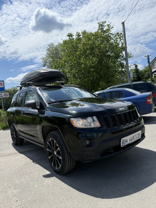 Продам jeep compass 2012