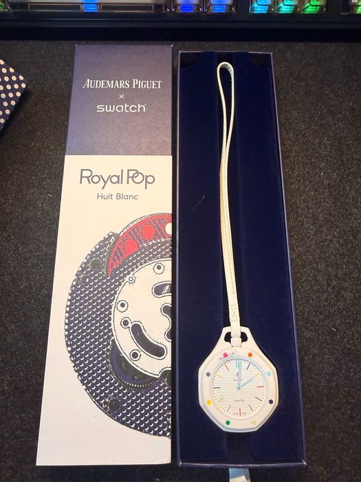 AP Swatch Huit Blanc SSX03W100N biały kompletny egzemplarz