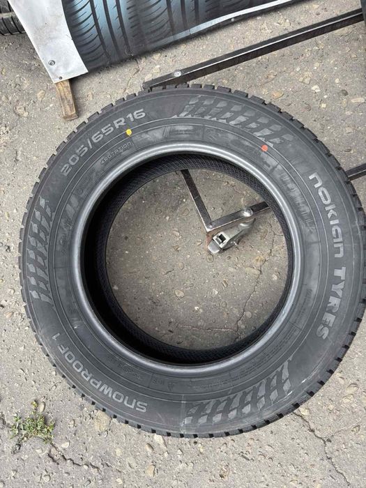 Шини нові 205/65 R16 або 215/60 R16 Nokian зима нові