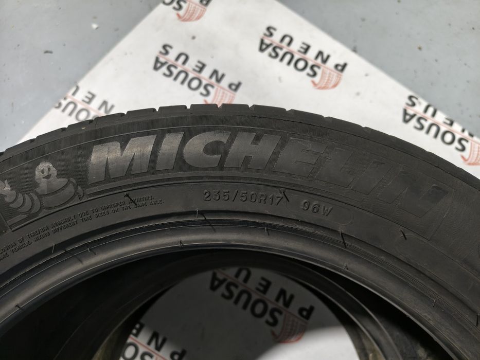 2 pneus semi novos 235-50R17 Michelin - Oferta dos Portes
