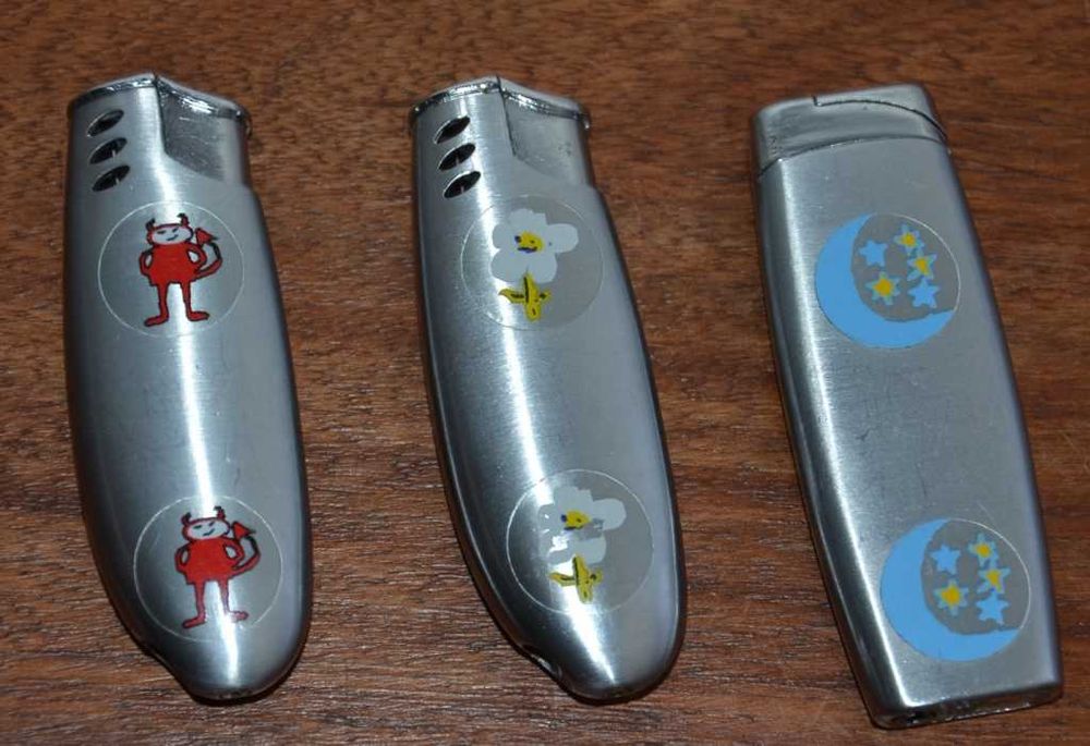 Conjunto 3 Isqueiros a gás – Lua, Diabo, Flores - Novos